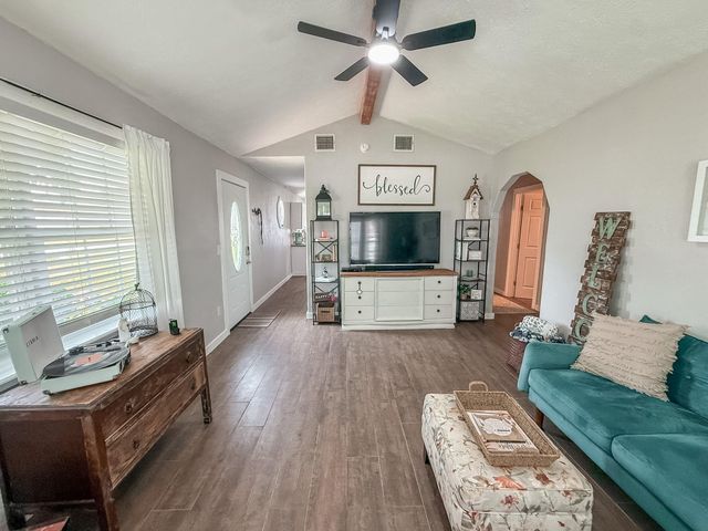 224 Maple Drive, Hitchcock, TX 77563