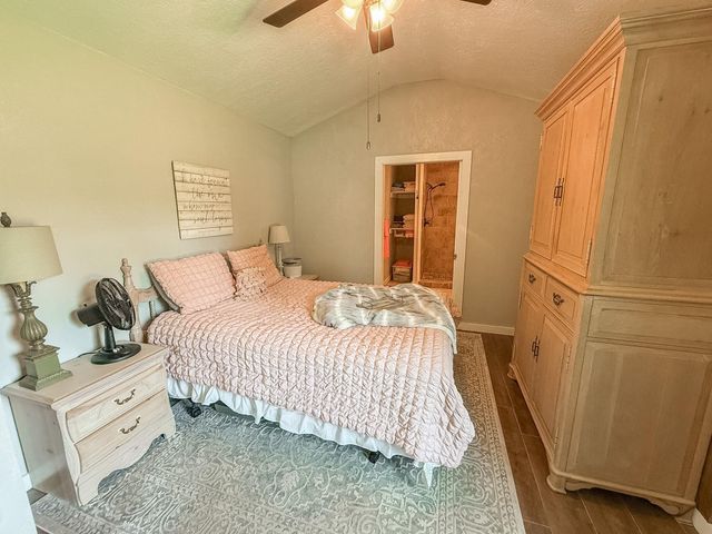 224 Maple Drive, Hitchcock, TX 77563