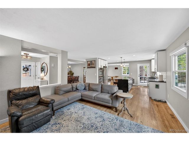 12 Sycamore Ln, Littleton, CO 80127