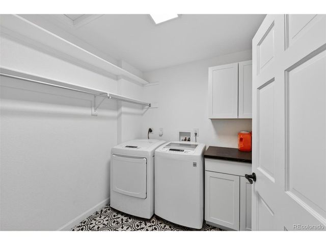 12 Sycamore Ln, Littleton, CO 80127