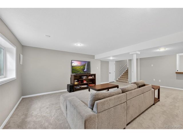 12 Sycamore Ln, Littleton, CO 80127