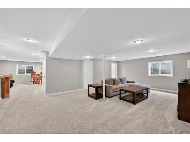 12 Sycamore Ln, Littleton, CO 80127