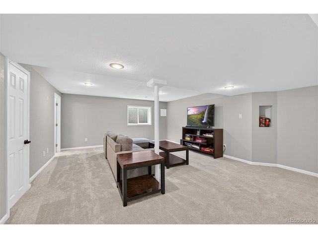 12 Sycamore Ln, Littleton, CO 80127