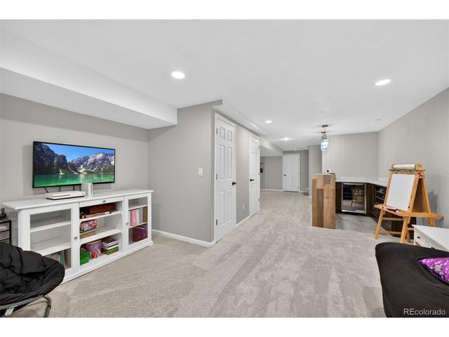 12 Sycamore Ln, Littleton, CO 80127