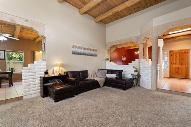 8405 Petaluma Drive NE, Albuquerque, NM 87122