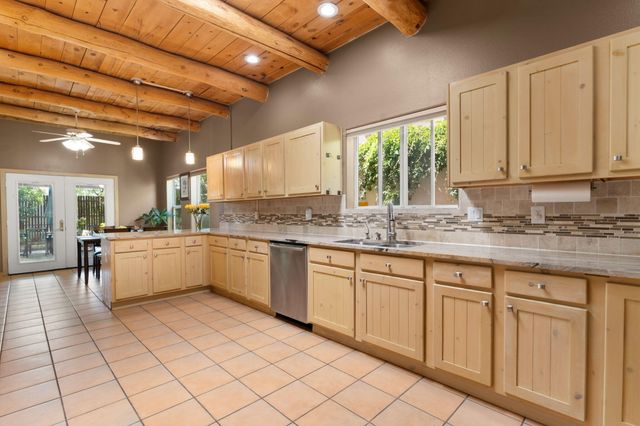8405 Petaluma Drive NE, Albuquerque, NM 87122