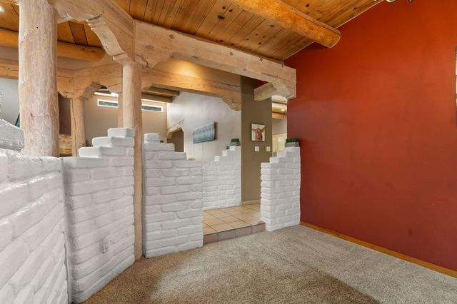 8405 Petaluma Drive NE, Albuquerque, NM 87122