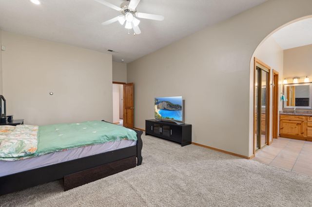 8405 Petaluma Drive NE, Albuquerque, NM 87122