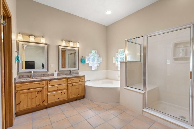 8405 Petaluma Drive NE, Albuquerque, NM 87122