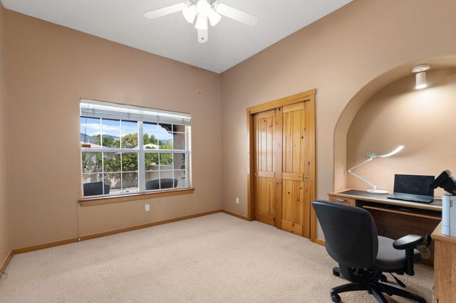 8405 Petaluma Drive NE, Albuquerque, NM 87122