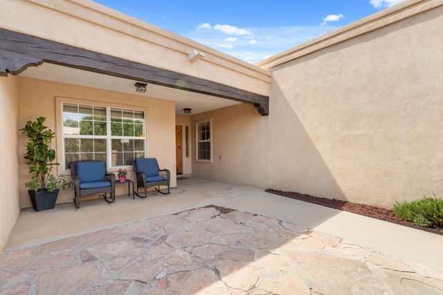 8405 Petaluma Drive NE, Albuquerque, NM 87122