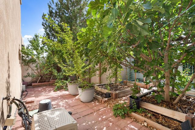 8405 Petaluma Drive NE, Albuquerque, NM 87122
