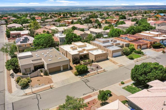 8405 Petaluma Drive NE, Albuquerque, NM 87122
