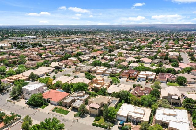 8405 Petaluma Drive NE, Albuquerque, NM 87122
