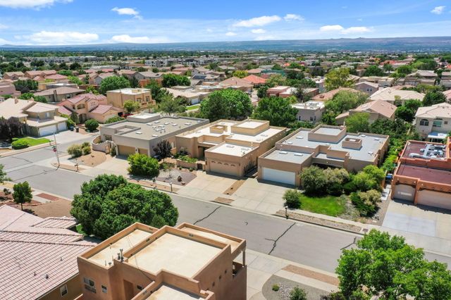 8405 Petaluma Drive NE, Albuquerque, NM 87122
