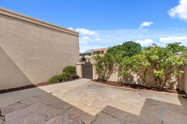 8405 Petaluma Drive NE, Albuquerque, NM 87122