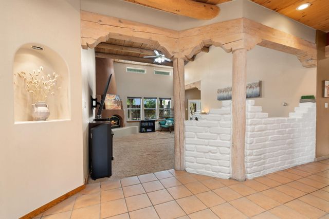 8405 Petaluma Drive NE, Albuquerque, NM 87122