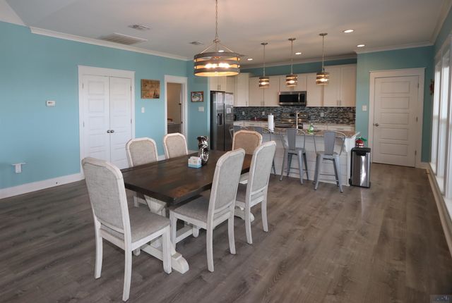 117 Boudreaux Ln, Grand Isle, LA 70358