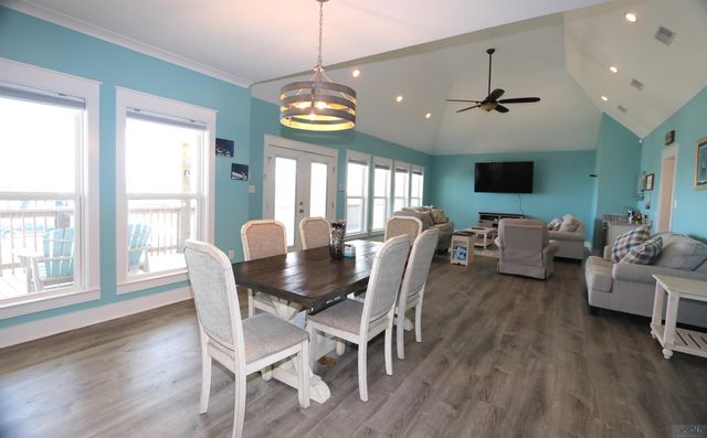 117 Boudreaux Ln, Grand Isle, LA 70358