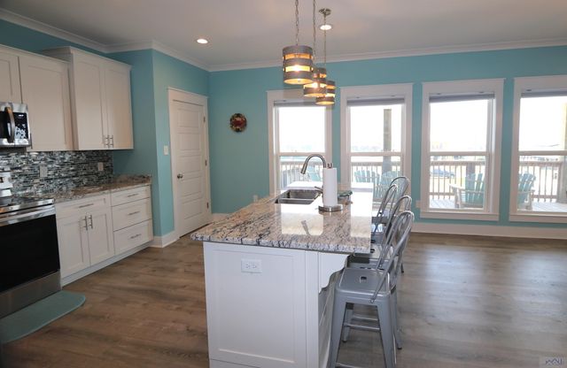 117 Boudreaux Ln, Grand Isle, LA 70358