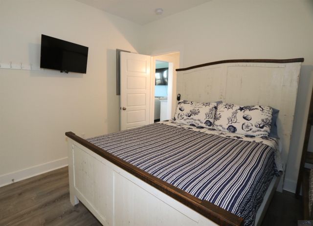 117 Boudreaux Ln, Grand Isle, LA 70358