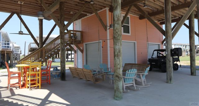 117 Boudreaux Ln, Grand Isle, LA 70358