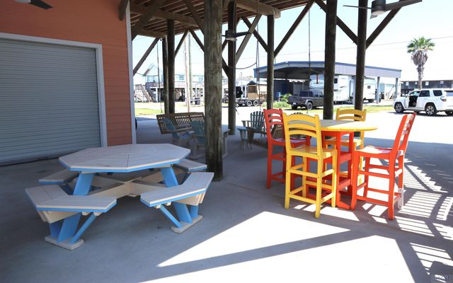 117 Boudreaux Ln, Grand Isle, LA 70358