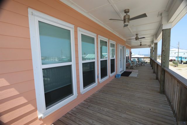 117 Boudreaux Ln, Grand Isle, LA 70358