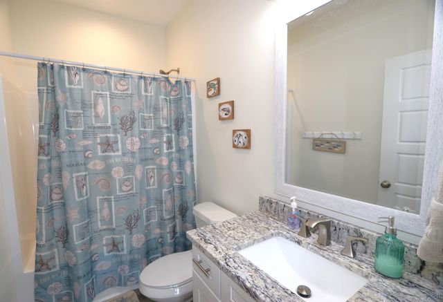 117 Boudreaux Ln, Grand Isle, LA 70358