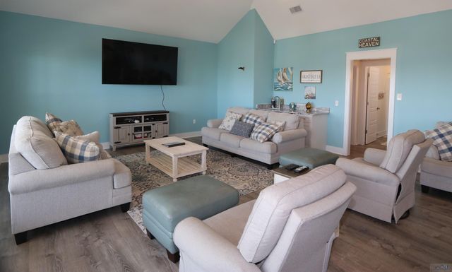 117 Boudreaux Ln, Grand Isle, LA 70358