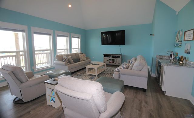 117 Boudreaux Ln, Grand Isle, LA 70358