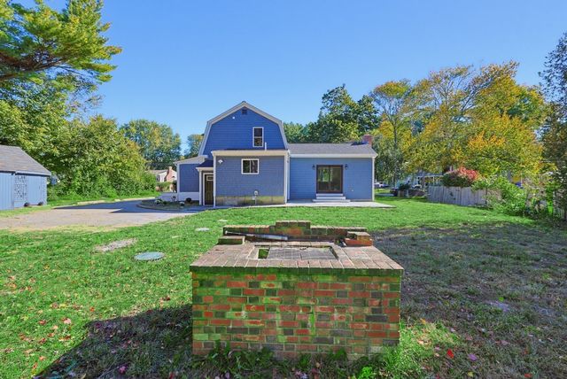 299 S Precinct St, Taunton, MA 02718