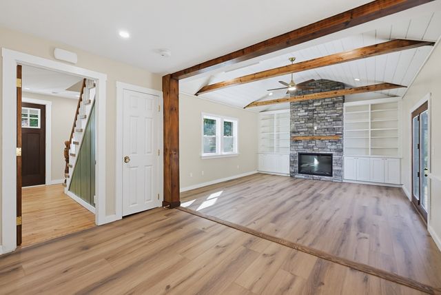 299 S Precinct St, Taunton, MA 02718