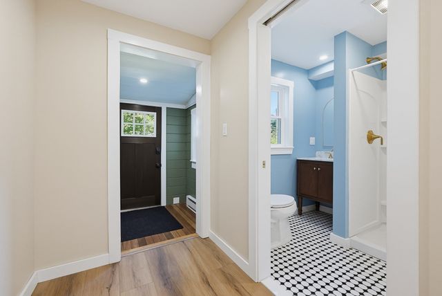 299 S Precinct St, Taunton, MA 02718