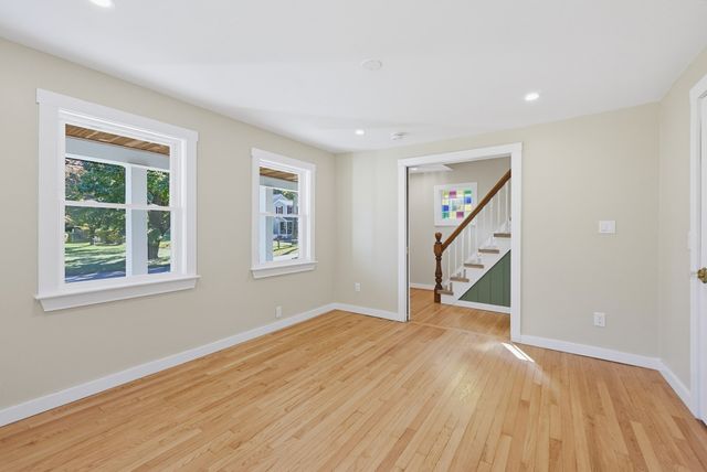 299 S Precinct St, Taunton, MA 02718
