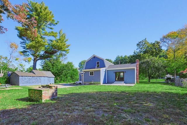 299 S Precinct St, Taunton, MA 02718