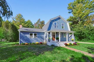 299 S Precinct St, Taunton, MA 02718