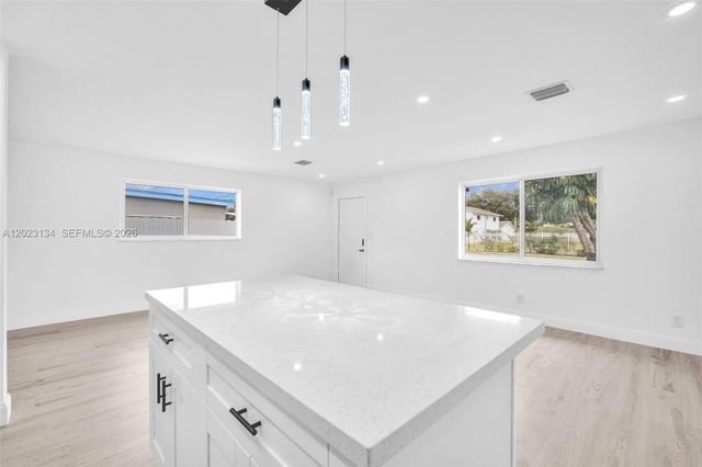 2572 NW 20th St 0, Fort Lauderdale, FL 33311