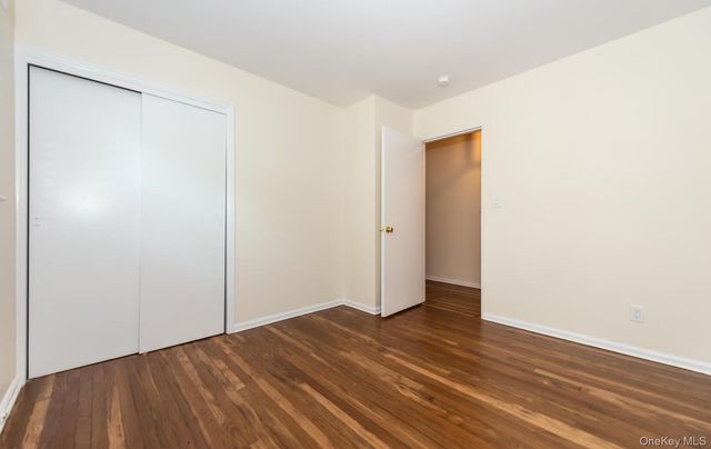 53 East Drive, Garden City, NY 11530