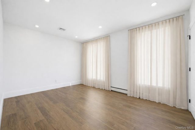 13 W Hoffman Avenue 3, Lindenhurst, NY 11757