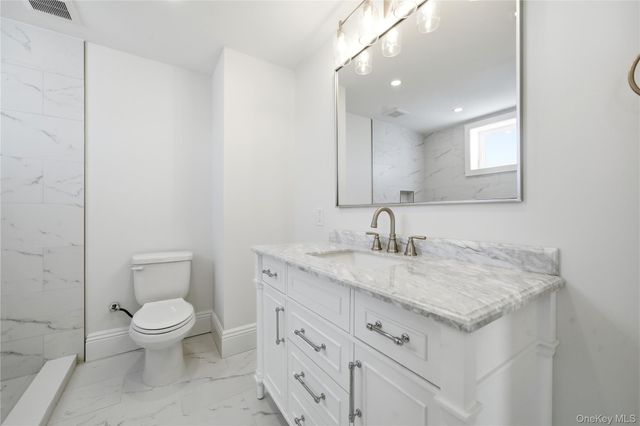 13 W Hoffman Avenue 3, Lindenhurst, NY 11757