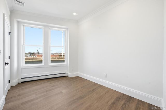 13 W Hoffman Avenue 3, Lindenhurst, NY 11757