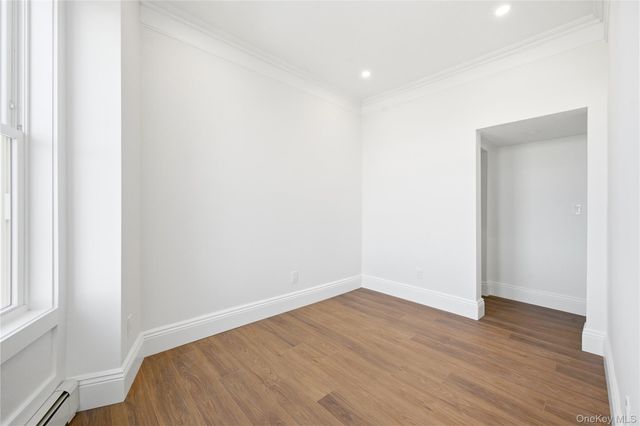 13 W Hoffman Avenue 3, Lindenhurst, NY 11757