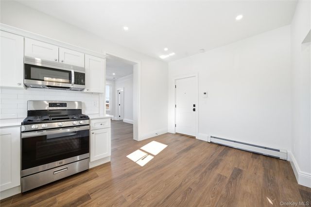 13 W Hoffman Avenue 3, Lindenhurst, NY 11757