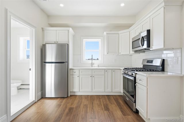 13 W Hoffman Avenue 3, Lindenhurst, NY 11757