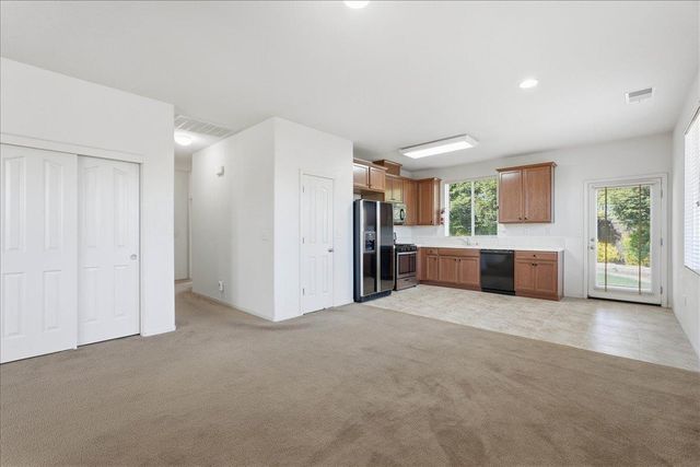 1452 Claridge Ct, Plumas Lake, CA 95961