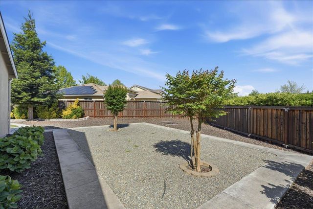 1452 Claridge Ct, Plumas Lake, CA 95961