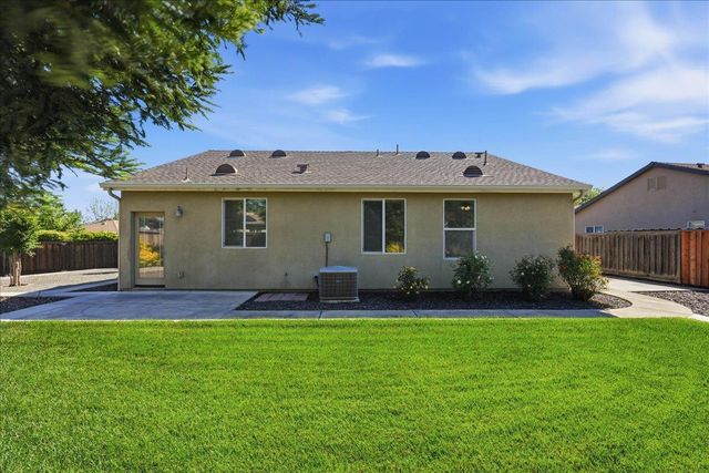 1452 Claridge Ct, Plumas Lake, CA 95961