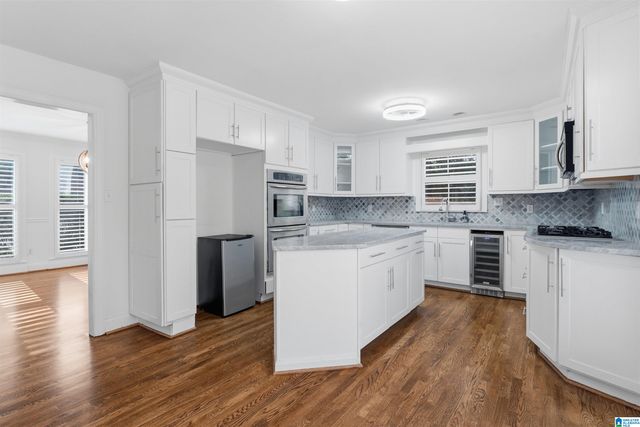 3411 STONELEIGH DRIVE, Vestavia Hills, AL 35223