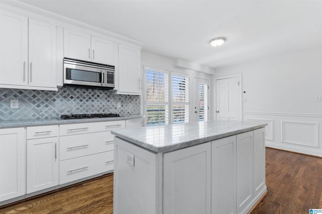 3411 STONELEIGH DRIVE, Vestavia Hills, AL 35223